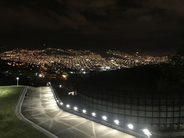 UVA Los Guayacanes
UVA Los Guayacanes
Fecha: Mayo 26 de 2016
Para descargar esta fotografía en alta resolución, haga clic sobre la imagen hasta que la misma se despliegue en la pantalla completa; luego dé clic derecho y elija la opción "guardar imagen como". 
En caso de publicación por cualquier medio, solicitamos acompañarla del crédito: "Foto EPM"
Palabras clave: UVA Los Guayacanes