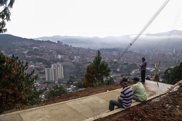 UVA La Libertad  
UVA La Libertad  
Fecha: Mayo 29 de 2015
Para descargar esta fotografía en alta resolución, haga clic sobre la imagen hasta que la misma se despliegue en la pantalla completa; luego dé clic derecho y elija la opción "guardar imagen como". 
En caso de publicación por cualquier medio, solicitamos acompañarla del crédito: "Foto EPM"
Palabras clave: UVA Libertad