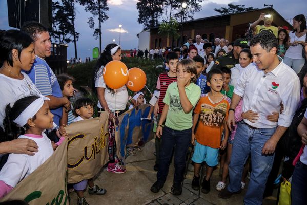 UVA La Libertad  
UVA La Libertad  
Fecha: Mayo 29 de 2015
Para descargar esta fotografía en alta resolución, haga clic sobre la imagen hasta que la misma se despliegue en la pantalla completa; luego dé clic derecho y elija la opción "guardar imagen como". 
En caso de publicación por cualquier medio, solicitamos acompañarla del crédito: "Foto EPM"
Palabras clave: UVA Libertad