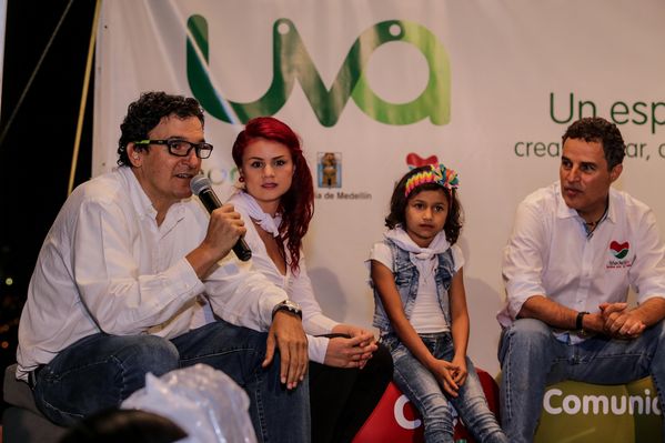 UVA La Libertad  
UVA La Libertad  
Fecha: Mayo 29 de 2015
Para descargar esta fotografía en alta resolución, haga clic sobre la imagen hasta que la misma se despliegue en la pantalla completa; luego dé clic derecho y elija la opción "guardar imagen como". 
En caso de publicación por cualquier medio, solicitamos acompañarla del crédito: "Foto EPM"
Palabras clave: UVA Libertad