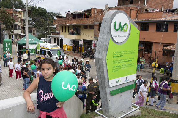 Inauguración UVA San Cristóbal
Inauguración UVA San Cristóbal
Fecha: Mayo 3 de 2016
Para descargar esta fotografía en alta resolución, haga clic sobre la imagen hasta que la misma se despliegue en la pantalla completa; luego dé clic derecho y elija la opción "guardar imagen como". 
En caso de publicación por cualquier medio, solicitamos acompañarla del crédito: "Foto EPM"
Palabras clave: Inauguración UVA San Cristóbal