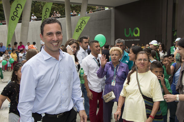 Inauguración UVA San Cristóbal
Inauguración UVA San Cristóbal
Fecha: Mayo 3 de 2016
Para descargar esta fotografía en alta resolución, haga clic sobre la imagen hasta que la misma se despliegue en la pantalla completa; luego dé clic derecho y elija la opción "guardar imagen como". 
En caso de publicación por cualquier medio, solicitamos acompañarla del crédito: "Foto EPM"
Palabras clave: Inauguración UVA San Cristóbal