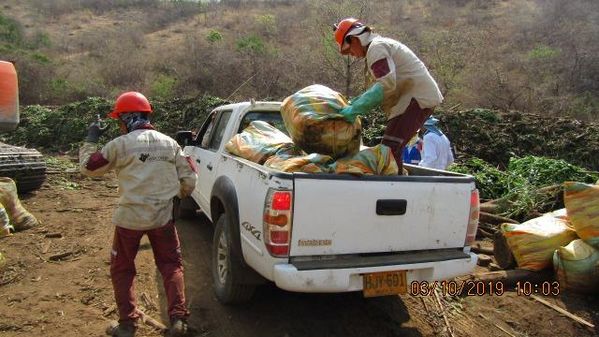 Manejo control buchón agua materiales flotantes embalse proyecto Ituango
Manejo y control buchón de agua y materiales flotantes embalse proyecto Ituango
Fecha: Mayo 3 2019
Para descargar esta fotografía en alta resolución, haga clic sobre la imagen hasta que la misma se despliegue en la pantalla completa; luego dé clic derecho y elija la opción "guardar imagen como". 
En caso de publicación por cualquier medio, solicitamos acompañarla del crédito: "Foto EPM"
Palabras clave: Manejo control buchón agua materiales flotantes embalse proyecto Ituango