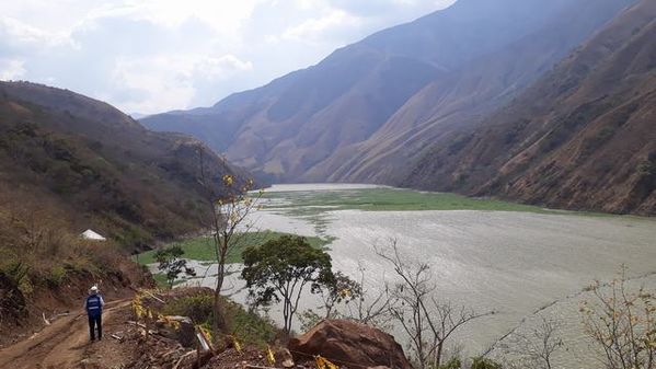 Manejo control buchón agua materiales flotantes embalse proyecto Ituango
Manejo y control buchón de agua y materiales flotantes embalse proyecto Ituango
Fecha: Mayo 3 2019
Para descargar esta fotografía en alta resolución, haga clic sobre la imagen hasta que la misma se despliegue en la pantalla completa; luego dé clic derecho y elija la opción "guardar imagen como". 
En caso de publicación por cualquier medio, solicitamos acompañarla del crédito: "Foto EPM"
Palabras clave: Manejo control buchón agua materiales flotantes embalse proyecto Ituango