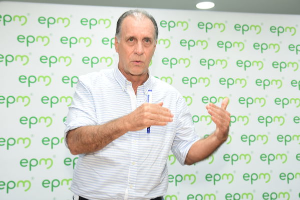 Rueda Prensa Contingencia Hidroituango Mayo 4
Fecha: Mayo 4 2018.
Rueda Prensa Contingencia Hidroituango. 
Para descargar esta fotografía en alta resolución, haga clic sobre la imagen hasta que la misma se despliegue en la pantalla completa; luego dé clic derecho y elija la opción "guardar imagen como". 
En caso de publicación por cualquier medio, solicitamos acompañarla del crédito: "Foto EPM"
Palabras clave: Rueda Prensa Contingencia Hidroituango Mayo 4