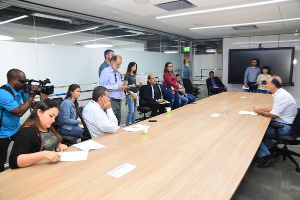Rueda Prensa evolución situación  proyecto hidroeléctrico Ituango
Fecha: Mayo 4 2018.
Rueda Prensa Contingencia Hidroituango. 
Para descargar esta fotografía en alta resolución, haga clic sobre la imagen hasta que la misma se despliegue en la pantalla completa; luego dé clic derecho y elija la opción "guardar imagen como". 
En caso de publicación por cualquier medio, solicitamos acompañarla del crédito: "Foto EPM"
Palabras clave: Rueda Prensa evolución situación  proyecto hidroeléctrico Ituango