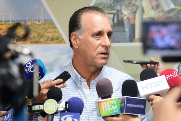 Rueda Prensa evolución situación  proyecto hidroeléctrico Ituango
Fecha: Mayo 4 2018.
Rueda Prensa Contingencia Hidroituango. 
Para descargar esta fotografía en alta resolución, haga clic sobre la imagen hasta que la misma se despliegue en la pantalla completa; luego dé clic derecho y elija la opción "guardar imagen como". 
En caso de publicación por cualquier medio, solicitamos acompañarla del crédito: "Foto EPM"
Palabras clave: Rueda Prensa evolución situación  proyecto hidroeléctrico Ituango