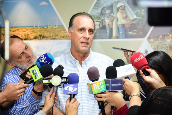 Rueda Prensa evolución situación  proyecto hidroeléctrico Ituango
Fecha: Mayo 4 2018.
Rueda Prensa Contingencia Hidroituango. 
Para descargar esta fotografía en alta resolución, haga clic sobre la imagen hasta que la misma se despliegue en la pantalla completa; luego dé clic derecho y elija la opción "guardar imagen como". 
En caso de publicación por cualquier medio, solicitamos acompañarla del crédito: "Foto EPM"
Palabras clave: Rueda Prensa evolución situación  proyecto hidroeléctrico Ituango