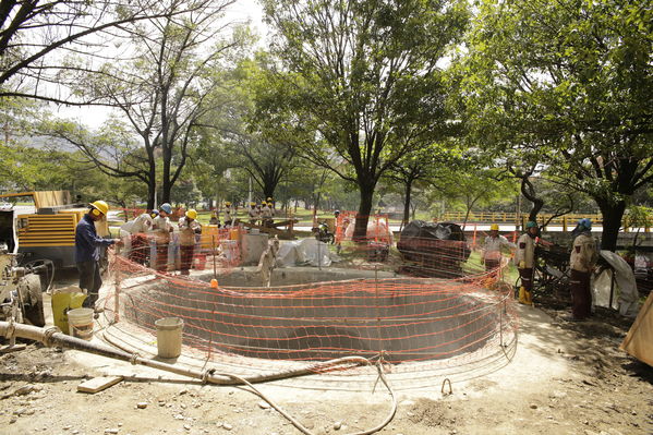 Rueda prensa centro parrilla 
Rueda prensa centro parrilla  
Fecha: Mayo 7 2019. 
Para descargar esta fotografía en alta resolución, haga clic sobre la imagen hasta que la misma se despliegue en la pantalla completa; luego dé clic derecho y elija la opción "guardar imagen como". 
En caso de publicación por cualquier medio, solicitamos acompañarla del crédito: "Foto EPM"
Palabras clave: Rueda prensa centro parrilla