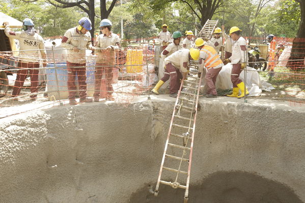 Rueda prensa centro parrilla 
Rueda prensa centro parrilla  
Fecha: Mayo 7 2019. 
Para descargar esta fotografía en alta resolución, haga clic sobre la imagen hasta que la misma se despliegue en la pantalla completa; luego dé clic derecho y elija la opción "guardar imagen como". 
En caso de publicación por cualquier medio, solicitamos acompañarla del crédito: "Foto EPM"
Palabras clave: Rueda prensa centro parrilla