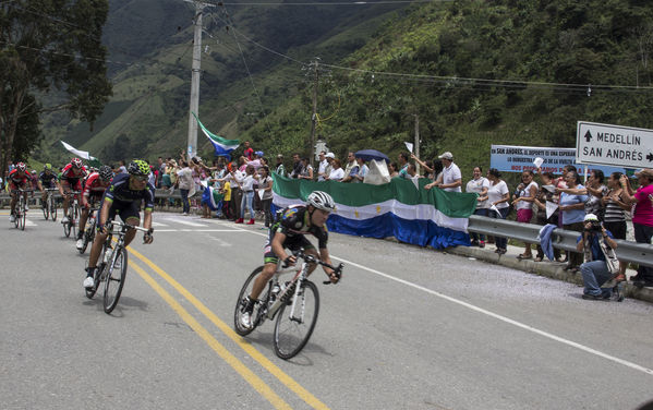 La llegada de la vuelta Antioquia
La llegada de la vuelta Antioquia
Fecha: Mayo 8 de 2014
Para descargar esta fotografía en alta resolución, haga clic sobre la imagen hasta que la misma se despliegue en la pantalla completa; luego dé clic derecho y elija la opción "guardar imagen como". 
En caso de publicación por cualquier medio, solicitamos acompañarla del crédito: "Foto EPM"
Palabras clave: llegada vuelta Antioquia