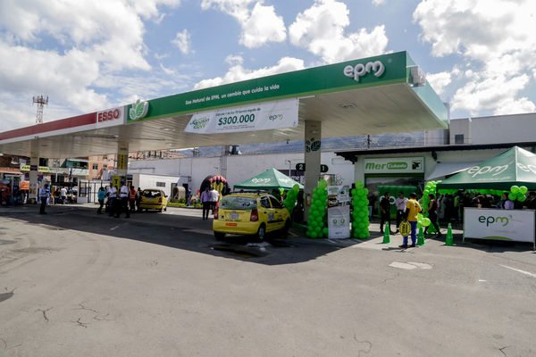 Estación de Servicio EPM - Caribe
Estación de Servicio EPM - Caribe
Fecha: Noviembre 10 de 2015. Lugar: contiguo al Tránsito de Caribe
Para descargar esta fotografía en alta resolución, haga clic sobre la imagen hasta que la misma se despliegue en la pantalla completa; luego dé clic derecho y elija la opción "guardar imagen como". 
En caso de publicación por cualquier medio, solicitamos acompañarla del crédito: "Foto EPM"
Palabras clave: Estación Servicio EPM Caribe