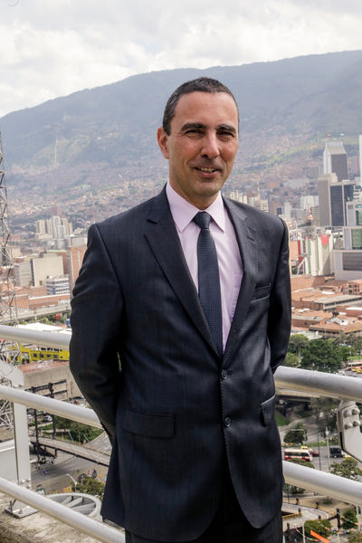 Jorge Londoño de La Cuesta
Jorge Londoño de La Cuesta
Fecha: Noviembre 12 de 2015. 
Para descargar esta fotografía en alta resolución, haga clic sobre la imagen hasta que la misma se despliegue en la pantalla completa; luego dé clic derecho y elija la opción "guardar imagen como". 
En caso de publicación por cualquier medio, solicitamos acompañarla del crédito: "Foto EPM"

Palabras clave: Jorge Londoño de La Cuesta