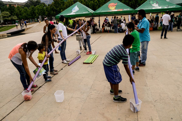 Fiestas de Nuestro Río
Fiestas de Nuestro Río
Fecha: Noviembre 13 de 2015. Lugar: Parque de los deseos
Para descargar esta fotografía en alta resolución, haga clic sobre la imagen hasta que la misma se despliegue en la pantalla completa; luego dé clic derecho y elija la opción "guardar imagen como". 
En caso de publicación por cualquier medio, solicitamos acompañarla del crédito: "Foto EPM"

Palabras clave: Fiestas Nuestro Río