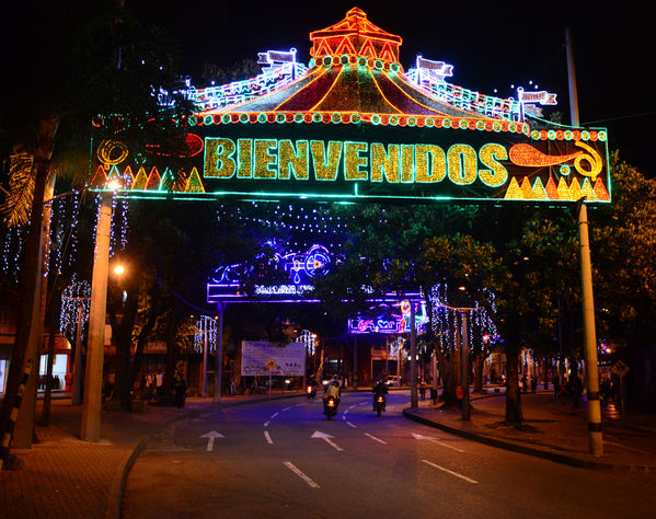 Alumbrado Navideño 2015
Alumbrado Navideño 2015
Fecha: Noviembre 17 de 2015. 
Para descargar esta fotografía en alta resolución, haga clic sobre la imagen hasta que la misma se despliegue en la pantalla completa; luego dé clic derecho y elija la opción "guardar imagen como". 
En caso de publicación por cualquier medio, solicitamos acompañarla del crédito: "Foto EPM"

Palabras clave: Alumbrado Navideño 2015