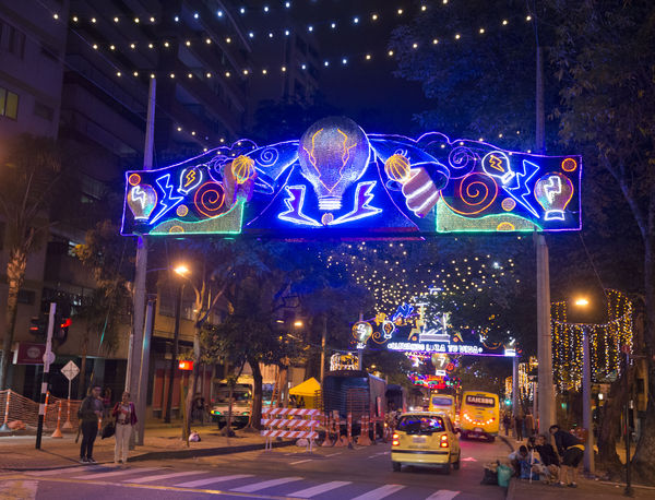 Alumbrado Navideño 2015
Alumbrado Navideño 2015
Fecha: Noviembre 17 de 2015. 
Para descargar esta fotografía en alta resolución, haga clic sobre la imagen hasta que la misma se despliegue en la pantalla completa; luego dé clic derecho y elija la opción "guardar imagen como". 
En caso de publicación por cualquier medio, solicitamos acompañarla del crédito: "Foto EPM"

Palabras clave: Alumbrado Navideño 2015