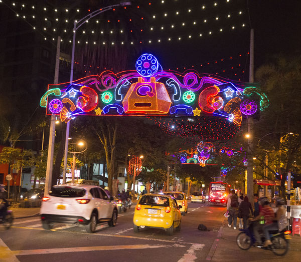 Alumbrado Navideño 2015
Alumbrado Navideño 2015
Fecha: Noviembre 17 de 2015. 
Para descargar esta fotografía en alta resolución, haga clic sobre la imagen hasta que la misma se despliegue en la pantalla completa; luego dé clic derecho y elija la opción "guardar imagen como". 
En caso de publicación por cualquier medio, solicitamos acompañarla del crédito: "Foto EPM"

Palabras clave: Alumbrado Navideño 2015