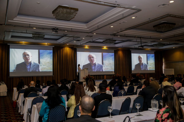 Congreso de Auditoría
Congreso de Auditoría
Fecha: Noviembre 17 de 2015. Lugar: Medellín, Hotel Intercontinental
Para descargar esta fotografía en alta resolución, haga clic sobre la imagen hasta que la misma se despliegue en la pantalla completa; luego dé clic derecho y elija la opción "guardar imagen como". 
En caso de publicación por cualquier medio, solicitamos acompañarla del crédito: "Foto EPM"
Palabras clave: Congreso Auditoría