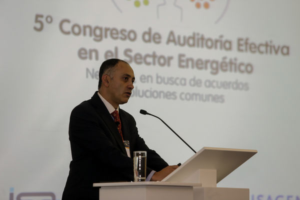 Congreso de Auditoría
Congreso de Auditoría
Fecha: Noviembre 17 de 2015. Lugar: Medellín, Hotel Intercontinental
Para descargar esta fotografía en alta resolución, haga clic sobre la imagen hasta que la misma se despliegue en la pantalla completa; luego dé clic derecho y elija la opción "guardar imagen como". 
En caso de publicación por cualquier medio, solicitamos acompañarla del crédito: "Foto EPM"
Palabras clave: Congreso Auditoría