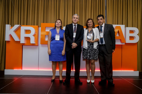 Congreso de Auditoría
Congreso de Auditoría
Fecha: Noviembre 17 de 2015. Lugar: Medellín, Hotel Intercontinental
Para descargar esta fotografía en alta resolución, haga clic sobre la imagen hasta que la misma se despliegue en la pantalla completa; luego dé clic derecho y elija la opción "guardar imagen como". 
En caso de publicación por cualquier medio, solicitamos acompañarla del crédito: "Foto EPM"

Palabras clave: Congreso Auditoría