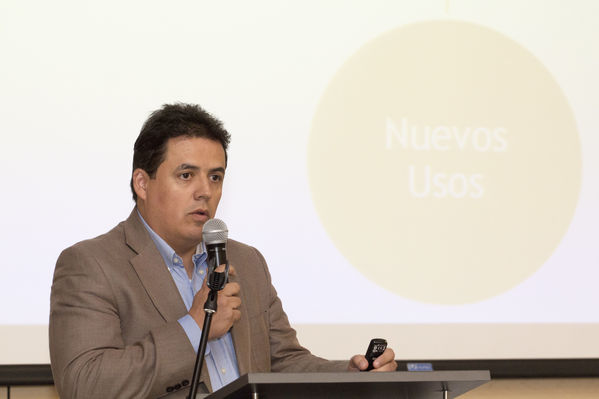 Alternativas Energéticas Amigables  con el Medio Ambiente
Alternativas Energéticas Amigables  con el Medio Ambiente
Fecha: Noviembre 17 de 2016
Para descargar esta fotografía en alta resolución, haga clic sobre la imagen hasta que la misma se despliegue en la pantalla completa; luego dé clic derecho y elija la opción "guardar imagen como". 
En caso de publicación por cualquier medio, solicitamos acompañarla del crédito: "Foto EPM"
Carlos Arturo Diez Romero
Palabras clave: Alternativas Energéticas Amigables  Medio Ambiente