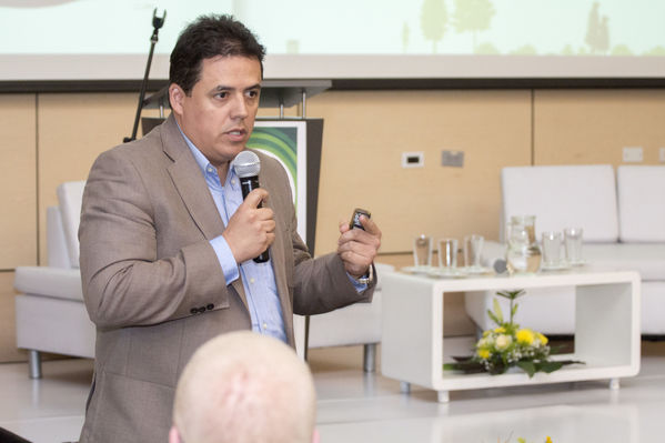 Alternativas Energéticas Amigables  con el Medio Ambiente
Alternativas Energéticas Amigables  con el Medio Ambiente
Fecha: Noviembre 17 de 2016
Para descargar esta fotografía en alta resolución, haga clic sobre la imagen hasta que la misma se despliegue en la pantalla completa; luego dé clic derecho y elija la opción "guardar imagen como". 
En caso de publicación por cualquier medio, solicitamos acompañarla del crédito: "Foto EPM"
Carlos Arturo Diez Romero
Palabras clave: Alternativas Energéticas Amigables  Medio Ambiente