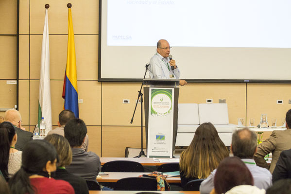 Alternativas Energéticas Amigables  con el Medio Ambiente
Alternativas Energéticas Amigables  con el Medio Ambiente
Fecha: Noviembre 17 de 2016
Para descargar esta fotografía en alta resolución, haga clic sobre la imagen hasta que la misma se despliegue en la pantalla completa; luego dé clic derecho y elija la opción "guardar imagen como". 
En caso de publicación por cualquier medio, solicitamos acompañarla del crédito: "Foto EPM"
Hugo Castillo
Palabras clave: Alternativas Energéticas Amigables  Medio Ambiente