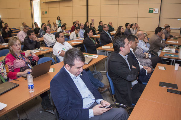 Alternativas Energéticas Amigables  con el Medio Ambiente
Alternativas Energéticas Amigables  con el Medio Ambiente
Fecha: Noviembre 17 de 2016
Para descargar esta fotografía en alta resolución, haga clic sobre la imagen hasta que la misma se despliegue en la pantalla completa; luego dé clic derecho y elija la opción "guardar imagen como". 
En caso de publicación por cualquier medio, solicitamos acompañarla del crédito: "Foto EPM"
Palabras clave: Alternativas Energéticas Amigables  Medio Ambiente