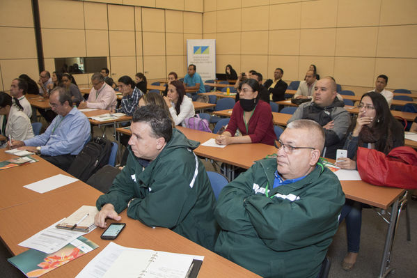 Alternativas Energéticas Amigables  con el Medio Ambiente
Alternativas Energéticas Amigables  con el Medio Ambiente
Fecha: Noviembre 17 de 2016
Para descargar esta fotografía en alta resolución, haga clic sobre la imagen hasta que la misma se despliegue en la pantalla completa; luego dé clic derecho y elija la opción "guardar imagen como". 
En caso de publicación por cualquier medio, solicitamos acompañarla del crédito: "Foto EPM"
Palabras clave: Alternativas Energéticas Amigables  Medio Ambiente