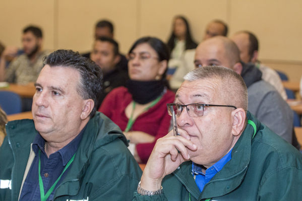 Alternativas Energéticas Amigables  con el Medio Ambiente
Alternativas Energéticas Amigables  con el Medio Ambiente
Fecha: Noviembre 17 de 2016
Para descargar esta fotografía en alta resolución, haga clic sobre la imagen hasta que la misma se despliegue en la pantalla completa; luego dé clic derecho y elija la opción "guardar imagen como". 
En caso de publicación por cualquier medio, solicitamos acompañarla del crédito: "Foto EPM"
Palabras clave: Alternativas Energéticas Amigables  Medio Ambiente