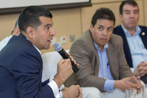 Alternativas Energéticas Amigables  con el Medio Ambiente
Alternativas Energéticas Amigables  con el Medio Ambiente
Fecha: Noviembre 17 de 2016
Para descargar esta fotografía en alta resolución, haga clic sobre la imagen hasta que la misma se despliegue en la pantalla completa; luego dé clic derecho y elija la opción "guardar imagen como". 
En caso de publicación por cualquier medio, solicitamos acompañarla del crédito: "Foto EPM"
Palabras clave: Alternativas Energéticas Amigables  Medio Ambiente