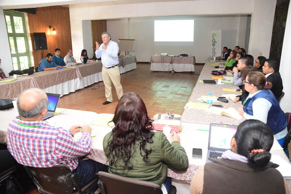 Encuentro de Contadores Grupo EPM
Encuentro de Contadores Grupo EPM
Fecha: Noviembre 17 de 2017
Para descargar esta fotografía en alta resolución, haga clic sobre la imagen hasta que la misma se despliegue en la pantalla completa; luego dé clic derecho y elija la opción "guardar imagen como". 
En caso de publicación por cualquier medio, solicitamos acompañarla del crédito: "Foto EPM"
Palabras clave: Encuentro de Contadores Grupo EPM