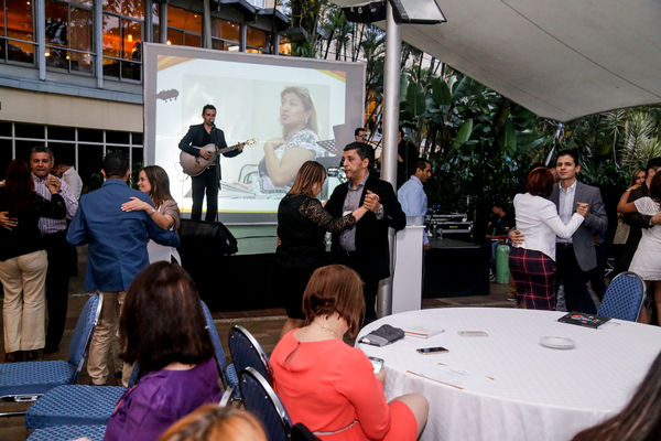 Congreso de Auditoría
Congreso de Auditoría
Fecha: Noviembre 18 de 2015. Lugar: Medellín, Hotel Intercontinental
Para descargar esta fotografía en alta resolución, haga clic sobre la imagen hasta que la misma se despliegue en la pantalla completa; luego dé clic derecho y elija la opción "guardar imagen como". 
En caso de publicación por cualquier medio, solicitamos acompañarla del crédito: "Foto EPM"
Palabras clave: Congreso Auditoría