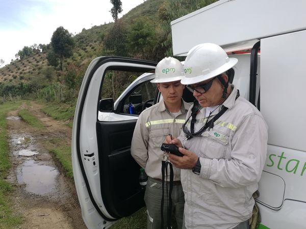 App cuadrillas EPM
App cuadrillas EPM
Noviembre 23 2018
Para descargar esta fotografía en alta resolución, haga clic sobre la imagen hasta que la misma se despliegue en la pantalla completa; luego dé clic derecho y elija la opción "guardar imagen como". 
En caso de publicación por cualquier medio, solicitamos acompañarla del crédito: "Foto EPM"
Palabras clave: App cuadrillas EPM