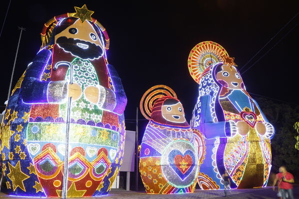 Ensayo del Alumbrado Navideño
Ensayo del Alumbrado Navideño
Fecha: Noviembre 25 de 2016
Para descargar esta fotografía en alta resolución, haga clic sobre la imagen hasta que la misma se despliegue en la pantalla completa; luego dé clic derecho y elija la opción "guardar imagen como". 
En caso de publicación por cualquier medio, solicitamos acompañarla del crédito: "Foto EPM"
Palabras clave: Ensayo Alumbrado Navideño