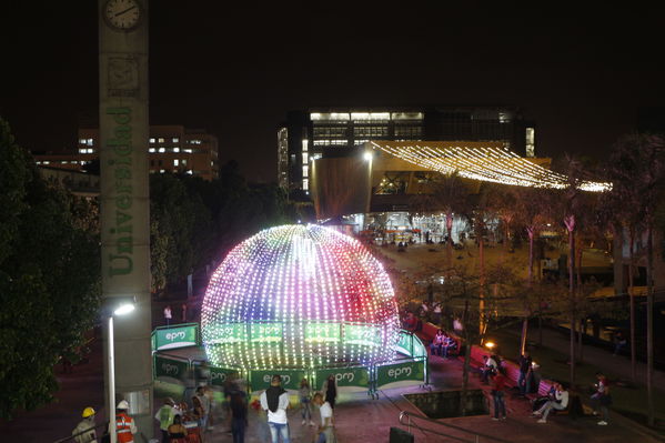 Ensayo del Alumbrado Navideño
Ensayo del Alumbrado Navideño
Fecha: Noviembre 25 de 2016
Para descargar esta fotografía en alta resolución, haga clic sobre la imagen hasta que la misma se despliegue en la pantalla completa; luego dé clic derecho y elija la opción "guardar imagen como". 
En caso de publicación por cualquier medio, solicitamos acompañarla del crédito: "Foto EPM"
Palabras clave: Ensayo Alumbrado Navideño
