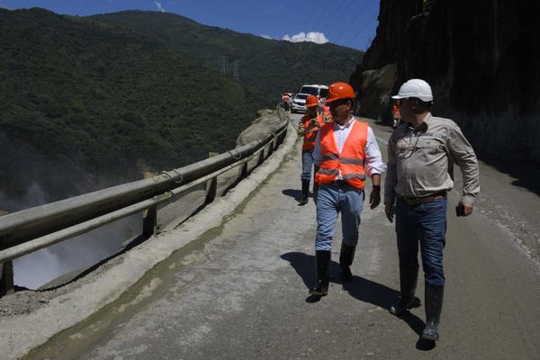 Comisiones empalme proyecto Ituango
Comisiones de empalme proyecto Ituango
Fecha: Noviembre 27 2019 
Para descargar esta fotografía en alta resolución, haga clic sobre la imagen hasta que la misma se despliegue en la pantalla completa; luego dé clic derecho y elija la opción "guardar imagen como". 
En caso de publicación por cualquier medio, solicitamos acompañarla del crédito: "Foto EPM"
Palabras clave: Comisiones empalme proyecto Ituango