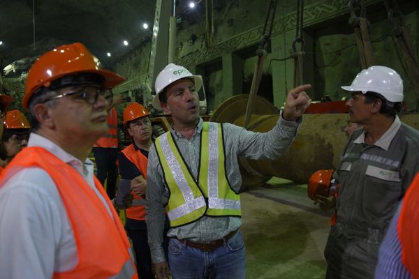Comisiones empalme proyecto Ituango
Comisiones de empalme proyecto Ituango
Fecha: Noviembre 27 2019 
Para descargar esta fotografía en alta resolución, haga clic sobre la imagen hasta que la misma se despliegue en la pantalla completa; luego dé clic derecho y elija la opción "guardar imagen como". 
En caso de publicación por cualquier medio, solicitamos acompañarla del crédito: "Foto EPM"
Palabras clave: Comisiones empalme proyecto Ituango