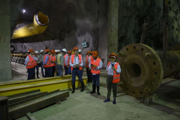 Comisiones empalme proyecto Ituango
Comisiones de empalme proyecto Ituango
Fecha: Noviembre 27 2019 
Para descargar esta fotografía en alta resolución, haga clic sobre la imagen hasta que la misma se despliegue en la pantalla completa; luego dé clic derecho y elija la opción "guardar imagen como". 
En caso de publicación por cualquier medio, solicitamos acompañarla del crédito: "Foto EPM"
Palabras clave: Comisiones empalme proyecto Ituango