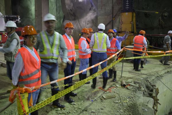 Comisiones empalme proyecto Ituango
Comisiones de empalme proyecto Ituango
Fecha: Noviembre 27 2019 
Para descargar esta fotografía en alta resolución, haga clic sobre la imagen hasta que la misma se despliegue en la pantalla completa; luego dé clic derecho y elija la opción "guardar imagen como". 
En caso de publicación por cualquier medio, solicitamos acompañarla del crédito: "Foto EPM"
Palabras clave: Comisiones empalme proyecto Ituango