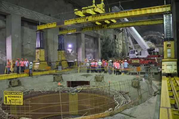 Comisiones empalme proyecto Ituango
Comisiones de empalme proyecto Ituango
Fecha: Noviembre 27 2019 
Para descargar esta fotografía en alta resolución, haga clic sobre la imagen hasta que la misma se despliegue en la pantalla completa; luego dé clic derecho y elija la opción "guardar imagen como". 
En caso de publicación por cualquier medio, solicitamos acompañarla del crédito: "Foto EPM"
Palabras clave: Comisiones empalme proyecto Ituango