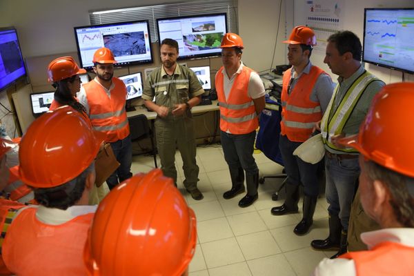 Comisiones empalme proyecto Ituango
Comisiones de empalme proyecto Ituango
Fecha: Noviembre 27 2019 
Para descargar esta fotografía en alta resolución, haga clic sobre la imagen hasta que la misma se despliegue en la pantalla completa; luego dé clic derecho y elija la opción "guardar imagen como". 
En caso de publicación por cualquier medio, solicitamos acompañarla del crédito: "Foto EPM"
Palabras clave: Comisiones empalme proyecto Ituango