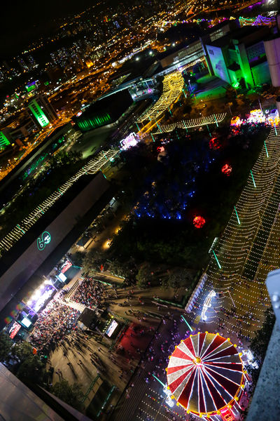 Encendido del Alumbrado Navideño 2015 
Encendido del Alumbrado Navideño 2015   
Fecha: Noviembre 28 de 2015. Lugar: Medellín, Parque de los Pies Descalzos
Para descargar esta fotografía en alta resolución, haga clic sobre la imagen hasta que la misma se despliegue en la pantalla completa; luego dé clic derecho y elija la opción "guardar imagen como". 
En caso de publicación por cualquier medio, solicitamos acompañarla del crédito: "Foto EPM"
Palabras clave: Encendido Alumbrado Navideño 2015
