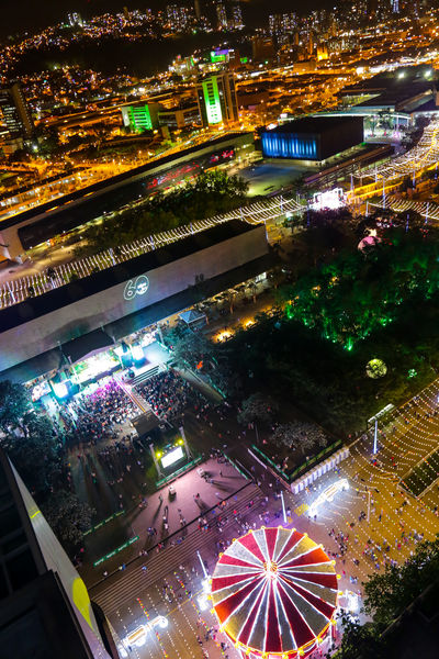 Encendido del Alumbrado Navideño 2015 
Encendido del Alumbrado Navideño 2015   
Fecha: Noviembre 28 de 2015. Lugar: Medellín, Parque de los Pies Descalzos
Para descargar esta fotografía en alta resolución, haga clic sobre la imagen hasta que la misma se despliegue en la pantalla completa; luego dé clic derecho y elija la opción "guardar imagen como". 
En caso de publicación por cualquier medio, solicitamos acompañarla del crédito: "Foto EPM"
Palabras clave: Encendido Alumbrado Navideño 2015