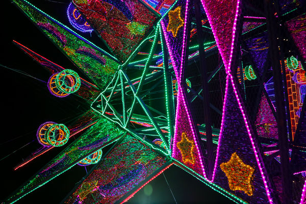 Encendido del Alumbrado Navideño 2015  
Encendido del Alumbrado Navideño 2015   
Fecha: Noviembre 28 de 2015. Lugar: Medellín, Parque de los Pies Descalzos
Para descargar esta fotografía en alta resolución, haga clic sobre la imagen hasta que la misma se despliegue en la pantalla completa; luego dé clic derecho y elija la opción "guardar imagen como". 
En caso de publicación por cualquier medio, solicitamos acompañarla del crédito: "Foto EPM"
Palabras clave: Encendido Alumbrado Navideño 2015