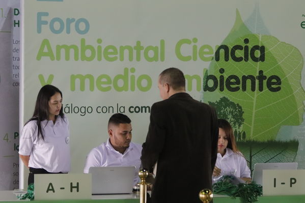 Foro Regional Ambiental del proyecto hidroeléctrico Ituango
Foro Regional Ambiental del proyecto hidroeléctrico Ituango
Fecha: Noviembre 9 de 2017
Para descargar esta fotografía en alta resolución, haga clic sobre la imagen hasta que la misma se despliegue en la pantalla completa; luego dé clic derecho y elija la opción "guardar imagen como". 
En caso de publicación por cualquier medio, solicitamos acompañarla del crédito: "Foto EPM"
Palabras clave: Foro Regional Ambiental del proyecto hidroeléctrico Ituango