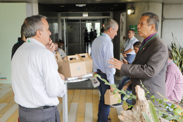 Foro Regional Ambiental del proyecto hidroeléctrico Ituango
Foro Regional Ambiental del proyecto hidroeléctrico Ituango
Fecha: Noviembre 9 de 2017
Para descargar esta fotografía en alta resolución, haga clic sobre la imagen hasta que la misma se despliegue en la pantalla completa; luego dé clic derecho y elija la opción "guardar imagen como". 
En caso de publicación por cualquier medio, solicitamos acompañarla del crédito: "Foto EPM"
Palabras clave: Foro Regional Ambiental del proyecto hidroeléctrico Ituango
