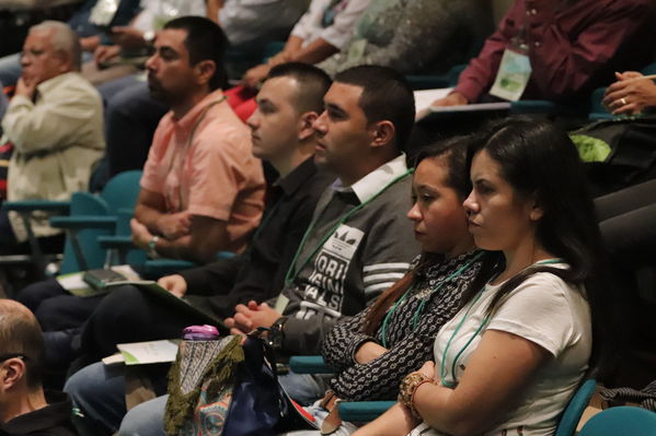 Foro Regional Ambiental del proyecto hidroeléctrico Ituango
Foro Regional Ambiental del proyecto hidroeléctrico Ituango
Fecha: Noviembre 9 de 2017
Para descargar esta fotografía en alta resolución, haga clic sobre la imagen hasta que la misma se despliegue en la pantalla completa; luego dé clic derecho y elija la opción "guardar imagen como". 
En caso de publicación por cualquier medio, solicitamos acompañarla del crédito: "Foto EPM"
Palabras clave: Foro Regional Ambiental del proyecto hidroeléctrico Ituango