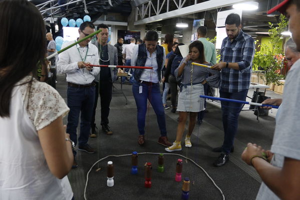 Parche Agua 
Parche del agua. 
Fecha: Noviembre 22 2019. 
Para descargar esta fotografía en alta resolución, haga clic sobre la imagen hasta que la misma se despliegue en la pantalla completa; luego dé clic derecho y elija la opción "guardar imagen como". 
En caso de publicación por cualquier medio, solicitamos acompañarla del crédito: "Foto EPM"
Palabras clave: Parche Agua