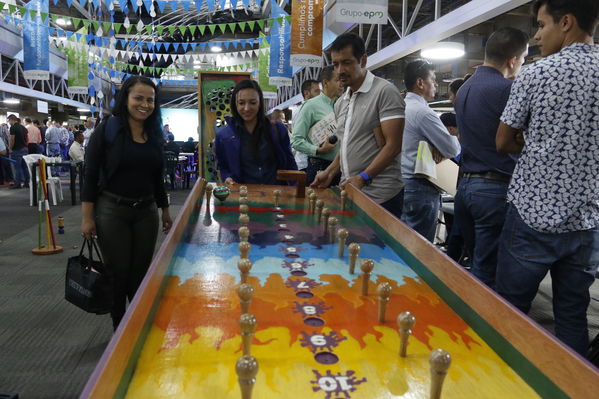 Parche Agua 
Parche del agua. 
Fecha: Noviembre 22 2019. 
Para descargar esta fotografía en alta resolución, haga clic sobre la imagen hasta que la misma se despliegue en la pantalla completa; luego dé clic derecho y elija la opción "guardar imagen como". 
En caso de publicación por cualquier medio, solicitamos acompañarla del crédito: "Foto EPM"
Palabras clave: Parche Agua